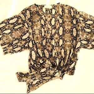 LAVENDER FIELD Tie Front Top